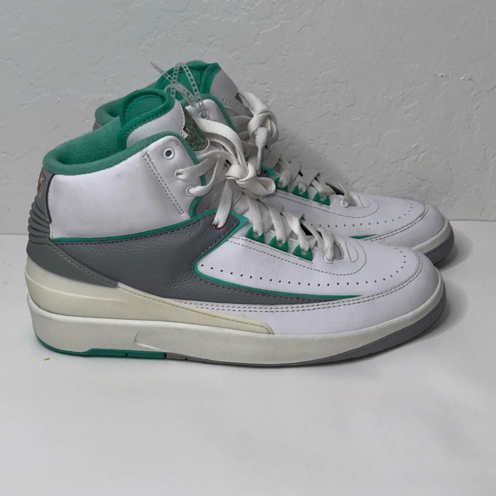 Nike Air Jordan 2 Retro Shoes Womens Size 10.5 Sneakers Crystal Mint‎ White